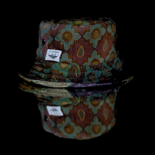 Coco HAT 54/ ML - WENDBARER Bucket Hat aus Seide