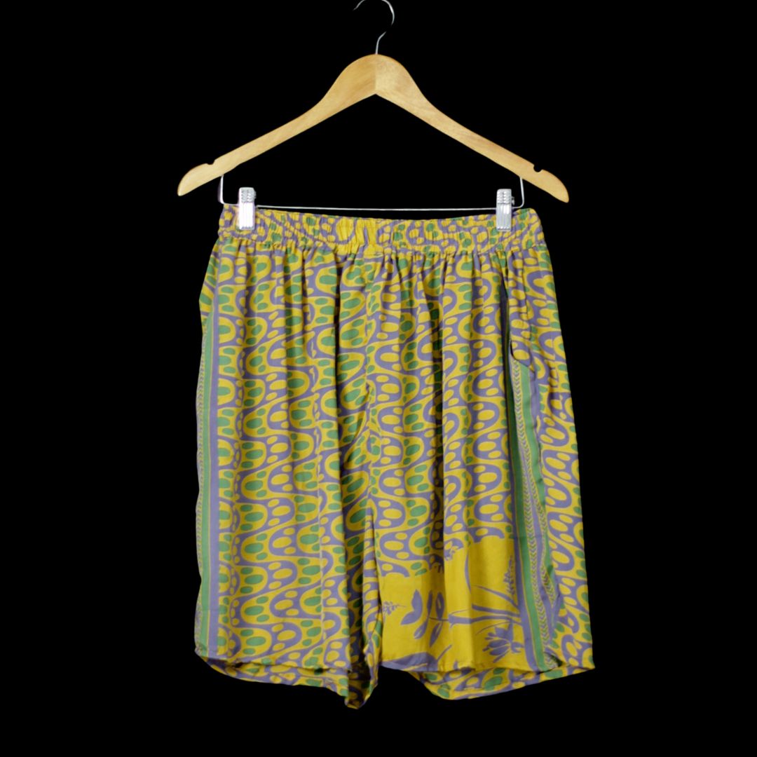 OVERSIZE-SHORTS SEIDE 9 - XL