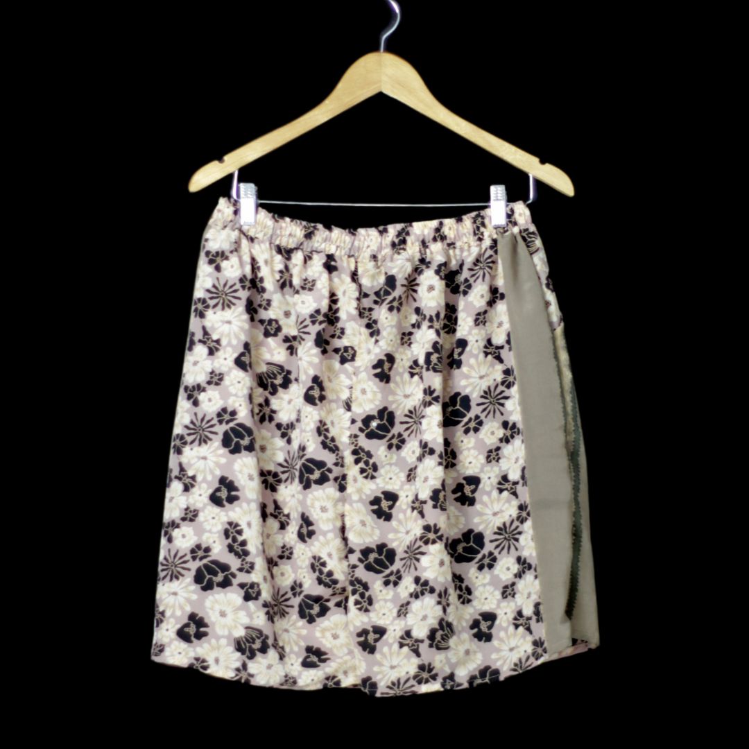 OVERSIZE-SHORTS SEIDE 1 - XL